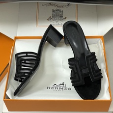 顶级品质(配高档飞机盒✈️)Hermes 爱马仕🐎 经典款 Oran凉鞋系列 2026H家最新版面🆕麂皮 顶级品质(配高档飞机盒✈️)Hermes 爱马仕🐎 经典款 Oran凉鞋系列 2026H家最新版面🆕麂皮