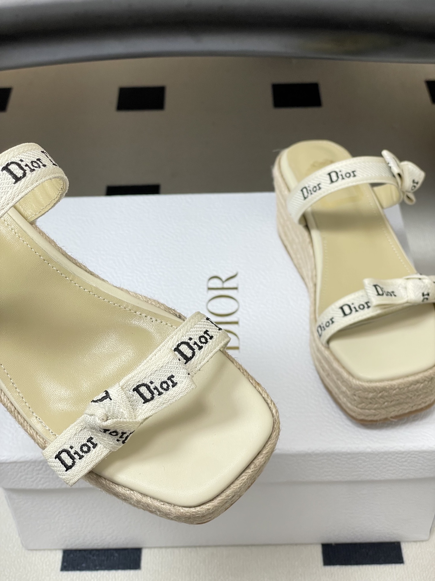 26ss春夏新款Dior 迪奥 J'Adior饰带坡跟凉拖鞋经典CD字母织带蝴蝶结方头厚底拖鞋草编麻绳底