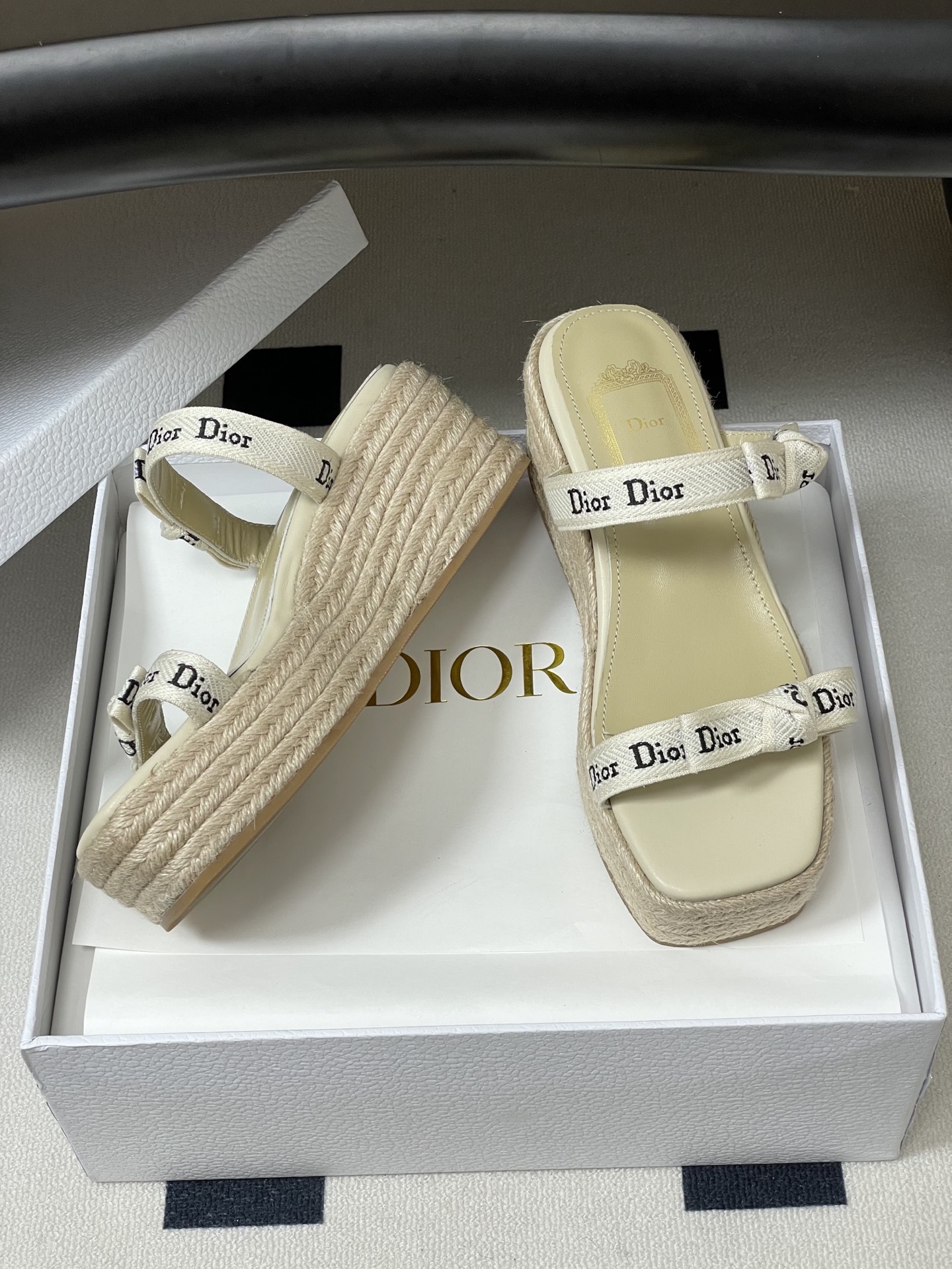 26ss春夏新款Dior 迪奥 J'Adior饰带坡跟凉拖鞋经典CD字母织带蝴蝶结方头厚底拖鞋草编麻绳底