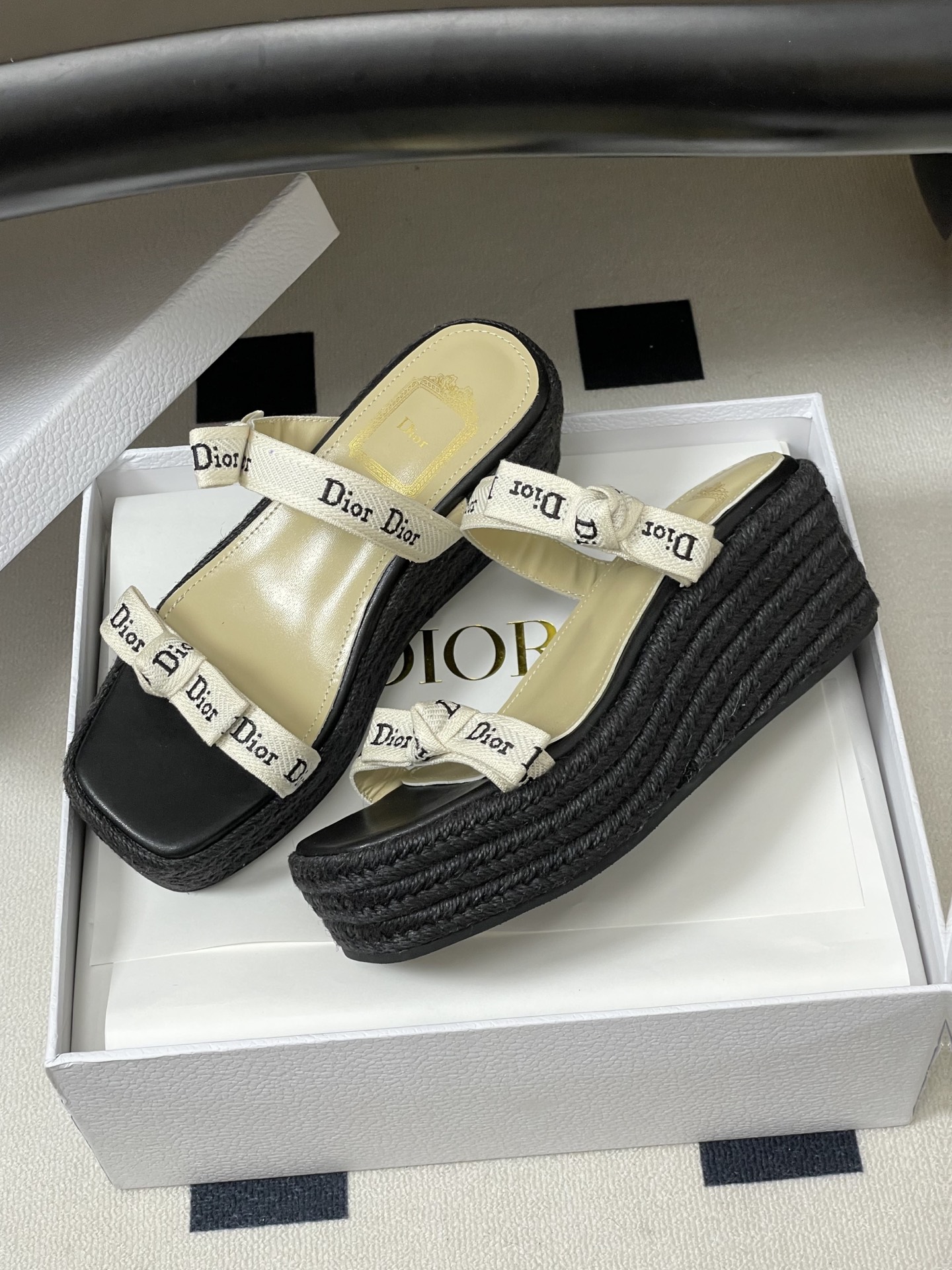 26ss春夏新款Dior 迪奥 J'Adior饰带坡跟凉拖鞋经典CD字母织带蝴蝶结方头厚底拖鞋草编麻绳底