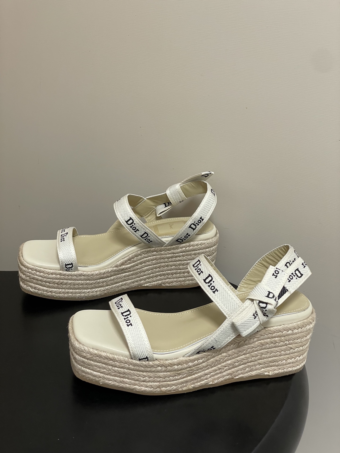 26ss春夏新款Dior 迪奥 J'Adior饰带坡跟凉拖鞋经典CD字母织带蝴蝶结方头厚底拖鞋草编麻绳底