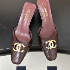 Chanel 香奈儿2026春夏新款 小香26A高跟穆勒鞋方头漆皮带跟凉拖鞋自带复古活力感的方头漆皮凉拖 Chanel 香奈儿2026春夏新款 小香26A高跟穆勒鞋方头漆皮带跟凉拖鞋自带复古活力感的方头漆皮凉拖