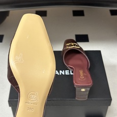 Chanel 香奈儿2026春夏新款 小香26A高跟穆勒鞋方头漆皮带跟凉拖鞋自带复古活力感的方头漆皮凉拖 Chanel 香奈儿2026春夏新款 小香26A高跟穆勒鞋方头漆皮带跟凉拖鞋自带复古活力感的方头漆皮凉拖