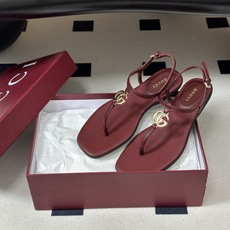 🌾 26Ss春夏新款 Gucci 古驰 经典双G 金属五金扣夹脚平底凉拖鞋 GG扣夹趾休闲沙滩凉拖鞋这款 🌾 26Ss春夏新款 Gucci 古驰 经典双G 金属五金扣夹脚平底凉拖鞋 GG扣夹趾休闲沙滩凉拖鞋这款
