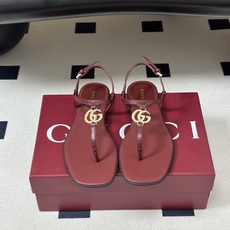 🌾 26Ss春夏新款 Gucci 古驰 经典双G 金属五金扣夹脚平底凉拖鞋 GG扣夹趾休闲沙滩凉拖鞋这款 🌾 26Ss春夏新款 Gucci 古驰 经典双G 金属五金扣夹脚平底凉拖鞋 GG扣夹趾休闲沙滩凉拖鞋这款