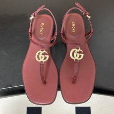 🌾 26Ss春夏新款 Gucci 古驰 经典双G 金属五金扣夹脚平底凉拖鞋 GG扣夹趾休闲沙滩凉拖鞋这款 🌾 26Ss春夏新款 Gucci 古驰 经典双G 金属五金扣夹脚平底凉拖鞋 GG扣夹趾休闲沙滩凉拖鞋这款