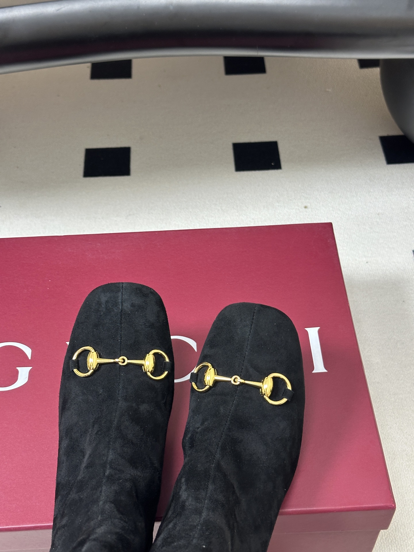 🌾 26Ss秋冬新款Gucci古驰经典马衔扣高跟短靴麂皮绒面弹力靴侧拉链及踝靴这款弹力靴采用进口丝光绒弹