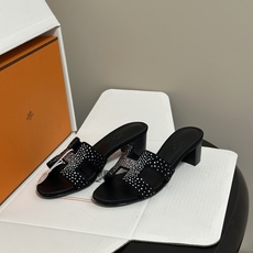 🌾 顶级品质(配高档飞机盒✈️)Hermes 爱马仕🐎 Oran钻面H拖凉鞋系列 H家烫钻H鞋面经典平底 🌾 顶级品质(配高档飞机盒✈️)Hermes 爱马仕🐎 Oran钻面H拖凉鞋系列 H家烫钻H鞋面经典平底