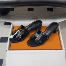 🌾 顶级品质(配高档飞机盒✈️)Hermes 爱马仕🐎 Oran钻面H拖凉鞋系列 H家烫钻H鞋面经典平底 🌾 顶级品质(配高档飞机盒✈️)Hermes 爱马仕🐎 Oran钻面H拖凉鞋系列 H家烫钻H鞋面经典平底