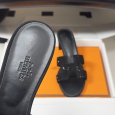🌾 顶级品质(配高档飞机盒✈️)Hermes 爱马仕🐎 Oran钻面H拖凉鞋系列 H家烫钻H鞋面经典平底 🌾 顶级品质(配高档飞机盒✈️)Hermes 爱马仕🐎 Oran钻面H拖凉鞋系列 H家烫钻H鞋面经典平底