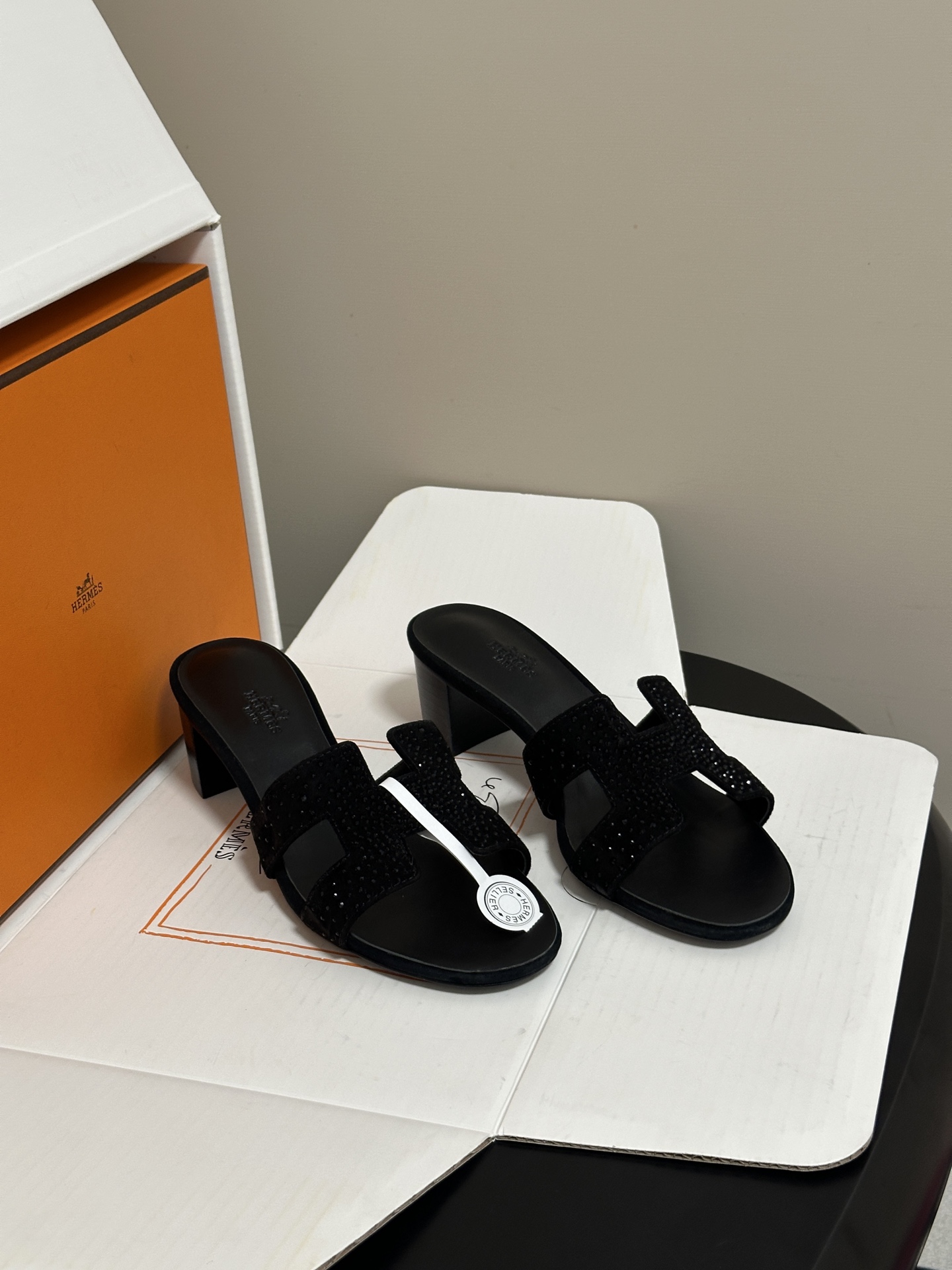 🌾 顶级品质（配高档飞机盒✈️）Hermes 爱马仕🐎 Oran钻面H拖凉鞋系列 H家烫钻H鞋面经典平底