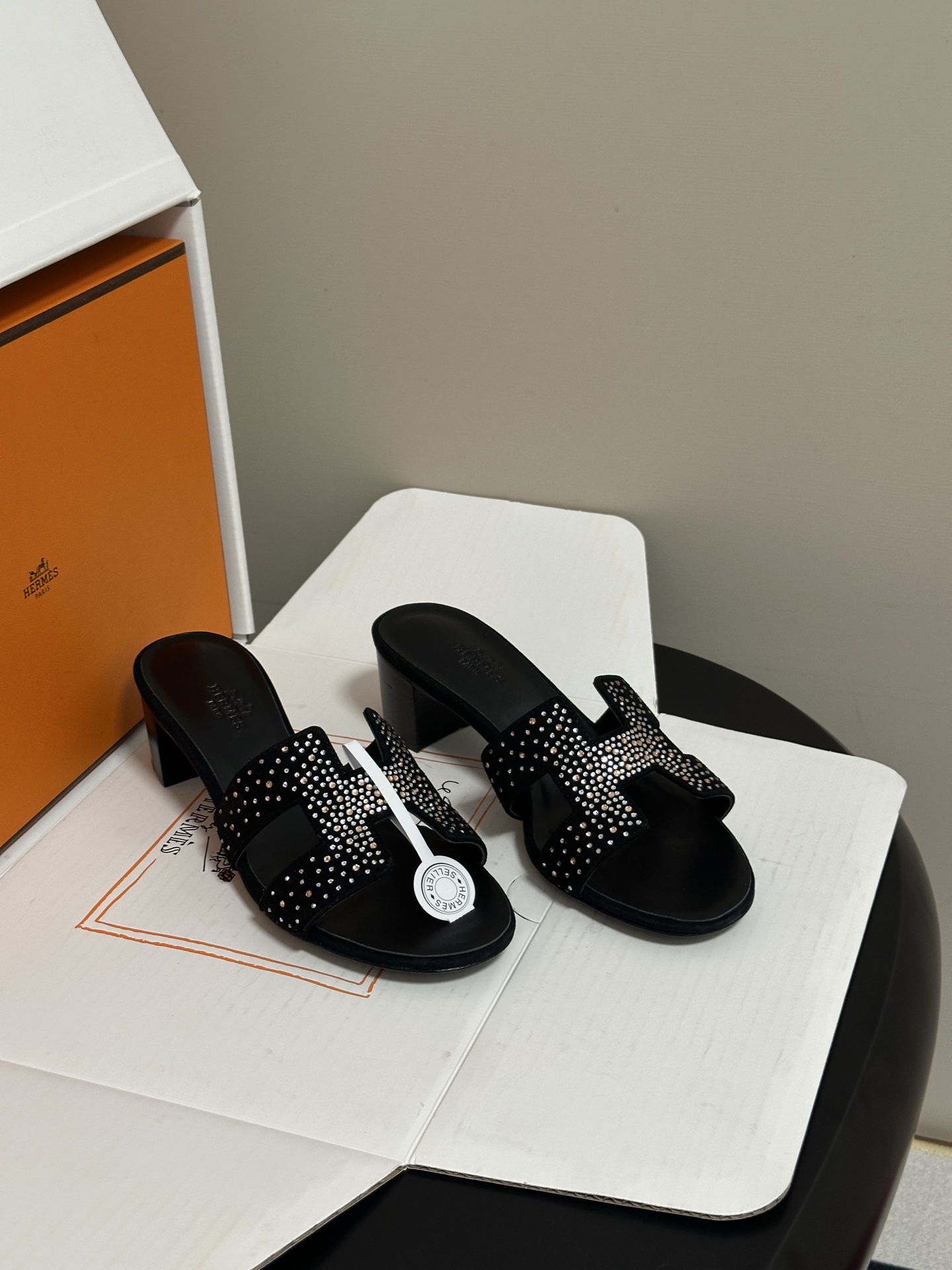 🌾 顶级品质（配高档飞机盒✈️）Hermes 爱马仕🐎 Oran钻面H拖凉鞋系列 H家烫钻H鞋面经典平底