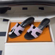🌾 顶级品质(配高档飞机盒✈️)Hermes 爱马仕🐎 Oran钻面H拖凉鞋系列 H家烫钻H鞋面经典平底 🌾 顶级品质(配高档飞机盒✈️)Hermes 爱马仕🐎 Oran钻面H拖凉鞋系列 H家烫钻H鞋面经典平底