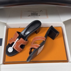 🌾 顶级品质(配高档飞机盒✈️)Hermes 爱马仕🐎 Oran钻面H拖凉鞋系列 H家烫钻H鞋面经典平底 🌾 顶级品质(配高档飞机盒✈️)Hermes 爱马仕🐎 Oran钻面H拖凉鞋系列 H家烫钻H鞋面经典平底