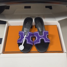 🌾 顶级品质(配高档飞机盒✈️)Hermes 爱马仕🐎 Oran钻面H拖凉鞋系列 H家烫钻H鞋面经典平底 🌾 顶级品质(配高档飞机盒✈️)Hermes 爱马仕🐎 Oran钻面H拖凉鞋系列 H家烫钻H鞋面经典平底