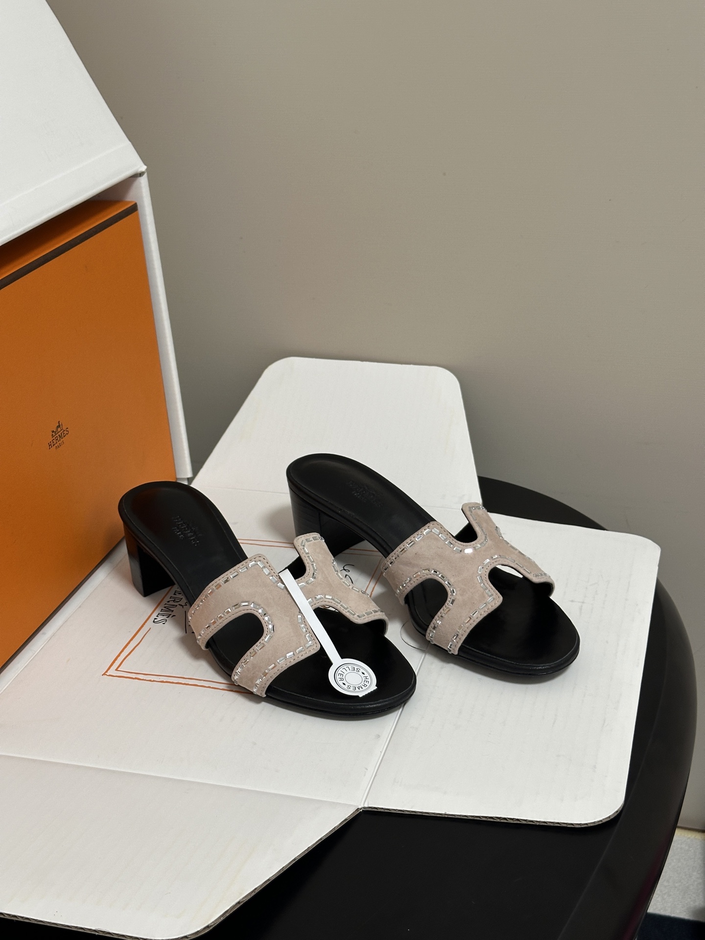🌾 顶级品质（配高档飞机盒✈️）Hermes 爱马仕🐎 Oran钻面H拖凉鞋系列 H家烫钻H鞋面经典平底
