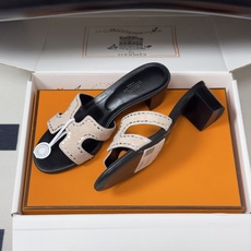 🌾 顶级品质(配高档飞机盒✈️)Hermes 爱马仕🐎 Oran钻面H拖凉鞋系列 H家烫钻H鞋面经典平底 🌾 顶级品质(配高档飞机盒✈️)Hermes 爱马仕🐎 Oran钻面H拖凉鞋系列 H家烫钻H鞋面经典平底