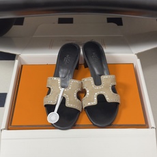 🌾 顶级品质(配高档飞机盒✈️)Hermes 爱马仕🐎 Oran钻面H拖凉鞋系列 H家烫钻H鞋面经典平底 🌾 顶级品质(配高档飞机盒✈️)Hermes 爱马仕🐎 Oran钻面H拖凉鞋系列 H家烫钻H鞋面经典平底