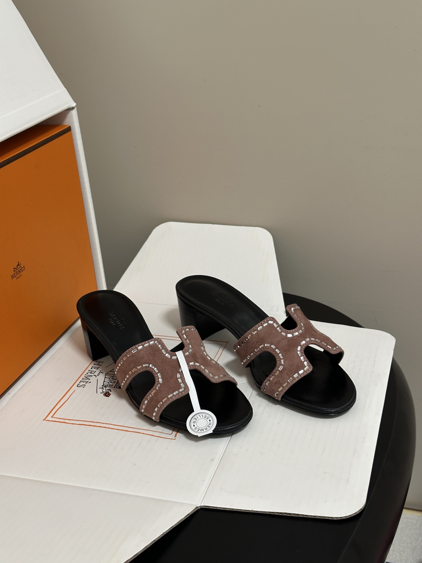 🌾 顶级品质（配高档飞机盒✈️）Hermes 爱马仕🐎 Oran钻面H拖凉鞋系列 H家烫钻H鞋面经典平底