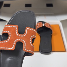 🌾 顶级品质(配高档飞机盒✈️)Hermes 爱马仕🐎 Oran钻面H拖凉鞋系列 H家烫钻H鞋面经典平底 🌾 顶级品质(配高档飞机盒✈️)Hermes 爱马仕🐎 Oran钻面H拖凉鞋系列 H家烫钻H鞋面经典平底