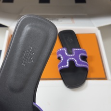 🌾 顶级品质(配高档飞机盒✈️)Hermes 爱马仕🐎 Oran钻面H拖凉鞋系列 H家烫钻H鞋面经典平底 🌾 顶级品质(配高档飞机盒✈️)Hermes 爱马仕🐎 Oran钻面H拖凉鞋系列 H家烫钻H鞋面经典平底