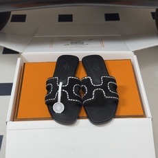 🌾 顶级品质(配高档飞机盒✈️)Hermes 爱马仕🐎 Oran钻面H拖凉鞋系列 H家烫钻H鞋面经典平底 🌾 顶级品质(配高档飞机盒✈️)Hermes 爱马仕🐎 Oran钻面H拖凉鞋系列 H家烫钻H鞋面经典平底