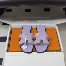 🌾 顶级品质(配高档飞机盒✈️)Hermes 爱马仕🐎 Oran钻面H拖凉鞋系列 H家烫钻H鞋面经典平底 🌾 顶级品质(配高档飞机盒✈️)Hermes 爱马仕🐎 Oran钻面H拖凉鞋系列 H家烫钻H鞋面经典平底