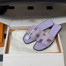 🌾 顶级品质(配高档飞机盒✈️)Hermes 爱马仕🐎 Oran钻面H拖凉鞋系列 H家烫钻H鞋面经典平底 🌾 顶级品质(配高档飞机盒✈️)Hermes 爱马仕🐎 Oran钻面H拖凉鞋系列 H家烫钻H鞋面经典平底