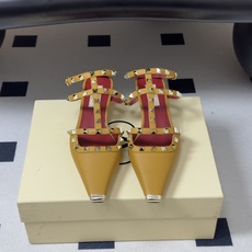 🌾 顶级品质(配飞机盒✈️➕10)2026春夏新款 Valentino 华伦天奴ROCKSTUD漆皮系带 🌾 顶级品质(配飞机盒✈️➕10)2026春夏新款 Valentino 华伦天奴ROCKSTUD漆皮系带