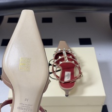 🌾 顶级品质(配飞机盒✈️➕10)2026春夏新款 Valentino 华伦天奴ROCKSTUD漆皮系带 🌾 顶级品质(配飞机盒✈️➕10)2026春夏新款 Valentino 华伦天奴ROCKSTUD漆皮系带