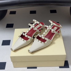 🌾 顶级品质(配飞机盒✈️➕10)2026春夏新款 Valentino 华伦天奴ROCKSTUD漆皮系带 🌾 顶级品质(配飞机盒✈️➕10)2026春夏新款 Valentino 华伦天奴ROCKSTUD漆皮系带