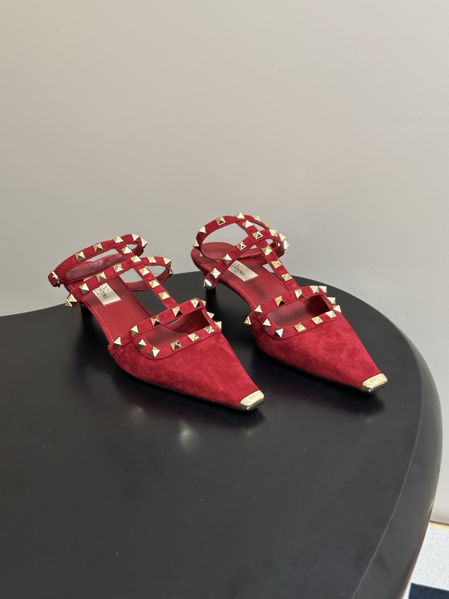 🌾 顶级品质（配飞机盒✈️➕10）2026春夏新款 Valentino 华伦天奴ROCKSTUD漆皮系带