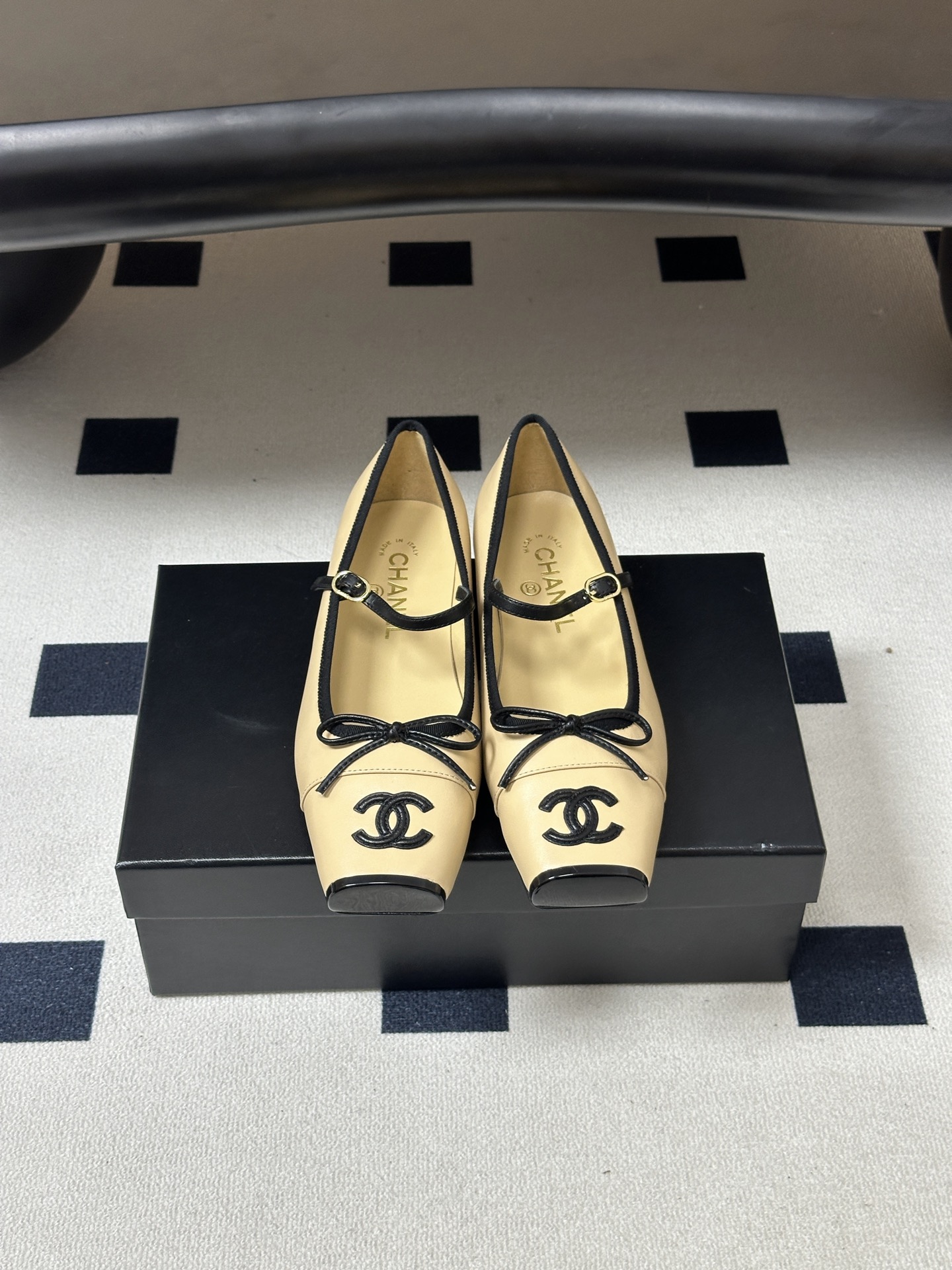 🌾 26s 春夏新款 Chanel小香 Coco Mary Jane 复古方头芭蕾舞鞋经典双拼色蝴蝶结标