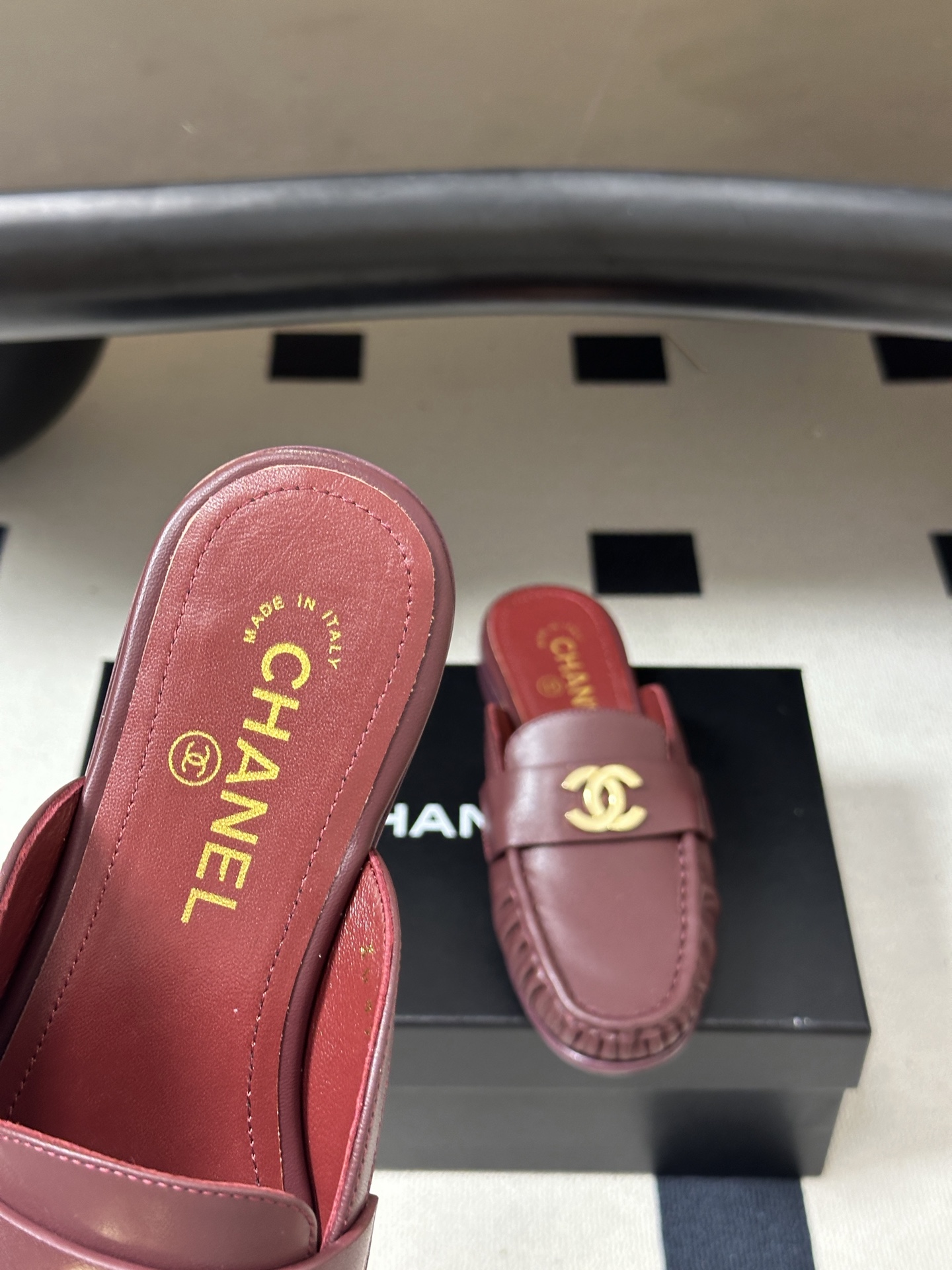 🌾 26ss夏季新款 Chanel 小香褶皱穆勒鞋平底复古包头半拖鞋自带复古贵气轻奢氛围感的乐福包头半拖