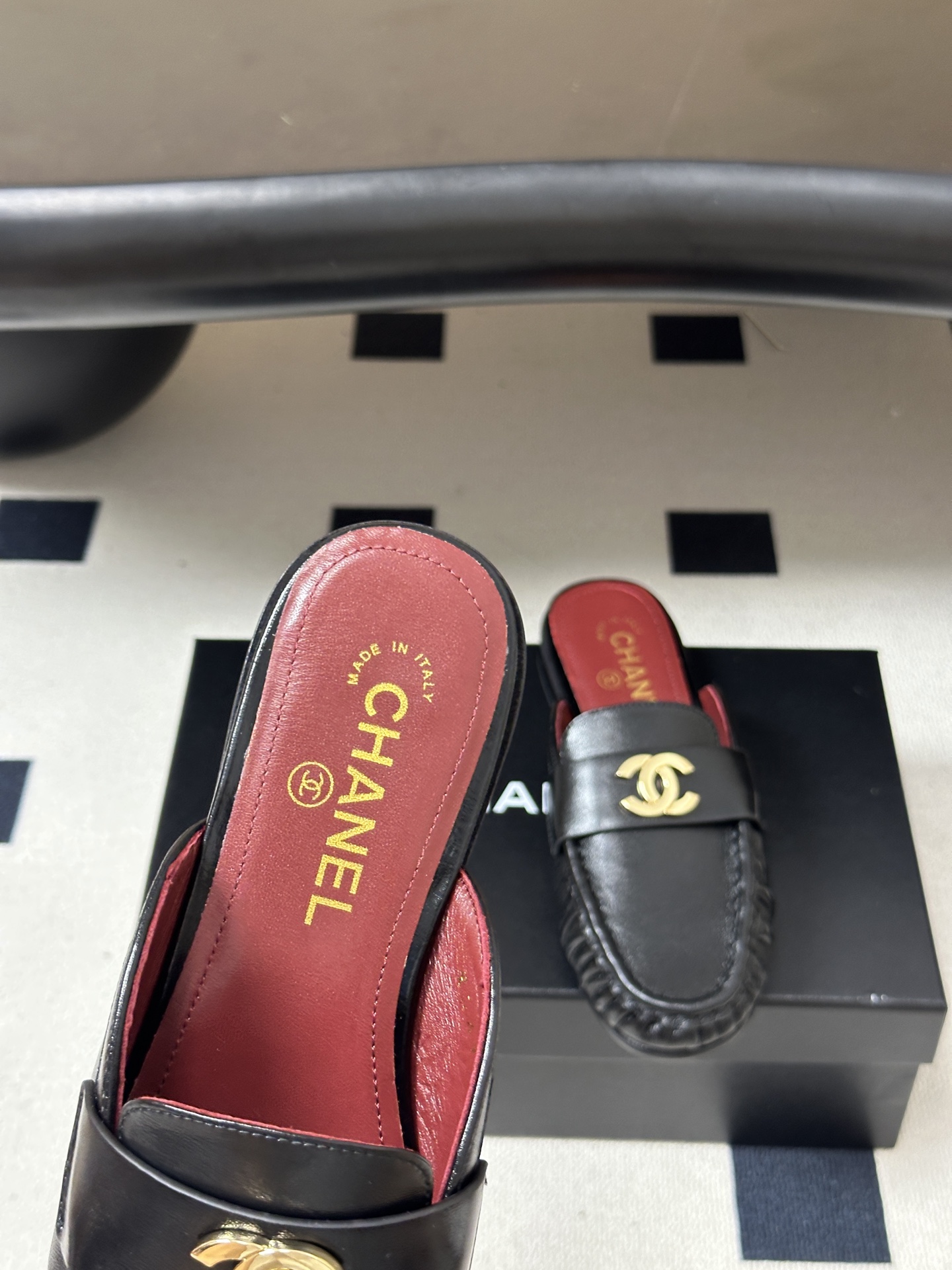 🌾 26ss夏季新款 Chanel 小香褶皱穆勒鞋平底复古包头半拖鞋自带复古贵气轻奢氛围感的乐福包头半拖