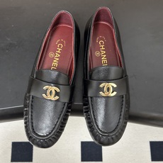 🌾 26ss夏季新款 Chanel 小香褶皱乐福鞋经典双C五金扣平底单鞋自带复古贵气轻奢氛围感的乐福包头 🌾 26ss夏季新款 Chanel 小香褶皱乐福鞋经典双C五金扣平底单鞋自带复古贵气轻奢氛围感的乐福包头