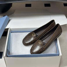 顶级品质(配高档飞机盒✈️) 26Ss 春夏新款Prada普拉达 褶皱乐福鞋经典字母烫印复古老钱风平底浅口单鞋 牛皮革平 顶级品质(配高档飞机盒✈️) 26Ss 春夏新款Prada普拉达 褶皱乐福鞋经典字母烫印复古老钱风平底浅口单鞋 牛皮革平