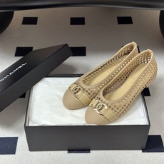 小香Chanel 26C春夏新品 绝美编织芭蕾舞鞋镂空拉菲草双C五金扣平底草编网面单鞋 小香出品尽是精品!编织镂空的设计 小香Chanel 26C春夏新品 绝美编织芭蕾舞鞋镂空拉菲草双C五金扣平底草编网面单鞋 小香出品尽是精品!编织镂空的设计