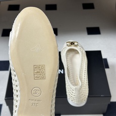 小香Chanel 26C春夏新品 绝美编织芭蕾舞鞋镂空拉菲草双C五金扣平底草编网面单鞋 小香出品尽是精品!编织镂空的设计 小香Chanel 26C春夏新品 绝美编织芭蕾舞鞋镂空拉菲草双C五金扣平底草编网面单鞋 小香出品尽是精品!编织镂空的设计