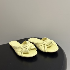 顶级品质 BOTTEGA VENETA 葆蝶家 2026夏季新款 BV Cherry 编织打结穆勒拖鞋系列细高跟/小猫跟 顶级品质 BOTTEGA VENETA 葆蝶家 2026夏季新款 BV Cherry 编织打结穆勒拖鞋系列细高跟/小猫跟
