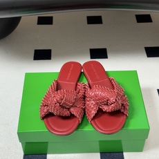 顶级品质 BOTTEGA VENETA 葆蝶家 2026夏季新款 BV Cherry 编织打结穆勒拖鞋系列细高跟/小猫跟 顶级品质 BOTTEGA VENETA 葆蝶家 2026夏季新款 BV Cherry 编织打结穆勒拖鞋系列细高跟/小猫跟