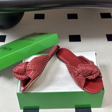顶级品质 BOTTEGA VENETA 葆蝶家 2026夏季新款 BV Cherry 编织打结穆勒拖鞋系列细高跟/小猫跟 顶级品质 BOTTEGA VENETA 葆蝶家 2026夏季新款 BV Cherry 编织打结穆勒拖鞋系列细高跟/小猫跟