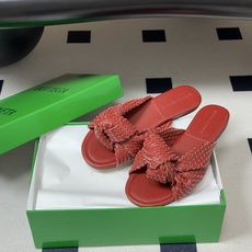 顶级品质 BOTTEGA VENETA 葆蝶家 2026夏季新款 BV Cherry 编织打结穆勒拖鞋系列细高跟/小猫跟 顶级品质 BOTTEGA VENETA 葆蝶家 2026夏季新款 BV Cherry 编织打结穆勒拖鞋系列细高跟/小猫跟
