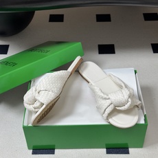 顶级品质 BOTTEGA VENETA 葆蝶家 2026夏季新款 BV Cherry 编织打结穆勒拖鞋系列细高跟/小猫跟 顶级品质 BOTTEGA VENETA 葆蝶家 2026夏季新款 BV Cherry 编织打结穆勒拖鞋系列细高跟/小猫跟