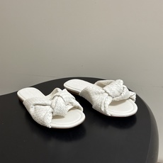 顶级品质 BOTTEGA VENETA 葆蝶家 2026夏季新款 BV Cherry 编织打结穆勒拖鞋系列细高跟/小猫跟 顶级品质 BOTTEGA VENETA 葆蝶家 2026夏季新款 BV Cherry 编织打结穆勒拖鞋系列细高跟/小猫跟