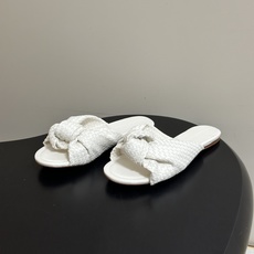 顶级品质 BOTTEGA VENETA 葆蝶家 2026夏季新款 BV Cherry 编织打结穆勒拖鞋系列细高跟/小猫跟 顶级品质 BOTTEGA VENETA 葆蝶家 2026夏季新款 BV Cherry 编织打结穆勒拖鞋系列细高跟/小猫跟