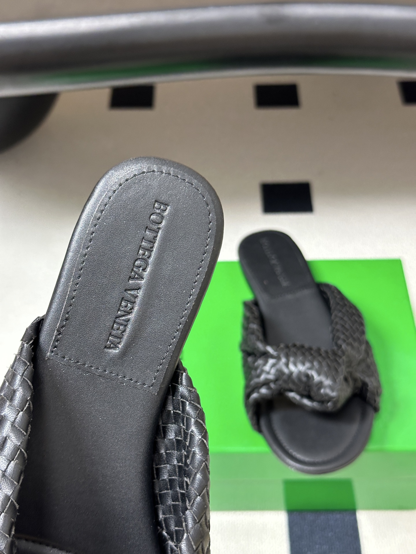 顶级品质 BOTTEGA VENETA 葆蝶家 2026夏季新款 BV Cherry 编织打结穆勒拖鞋系列细高跟/小猫跟 顶级品质 BOTTEGA VENETA 葆蝶家 2026夏季新款 BV Cherry 编织打结穆勒拖鞋系列细高跟/小猫跟