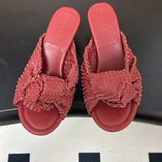 顶级品质 BOTTEGA VENETA 葆蝶家 2026夏季新款 BV Cherry 编织打结穆勒拖鞋系列细高跟/小猫跟 顶级品质 BOTTEGA VENETA 葆蝶家 2026夏季新款 BV Cherry 编织打结穆勒拖鞋系列细高跟/小猫跟