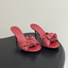 顶级品质 BOTTEGA VENETA 葆蝶家 2026夏季新款 BV Cherry 编织打结穆勒拖鞋系列细高跟/小猫跟 顶级品质 BOTTEGA VENETA 葆蝶家 2026夏季新款 BV Cherry 编织打结穆勒拖鞋系列细高跟/小猫跟