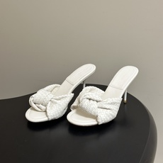 顶级品质 BOTTEGA VENETA 葆蝶家 2026夏季新款 BV Cherry 编织打结穆勒拖鞋系列细高跟/小猫跟 顶级品质 BOTTEGA VENETA 葆蝶家 2026夏季新款 BV Cherry 编织打结穆勒拖鞋系列细高跟/小猫跟